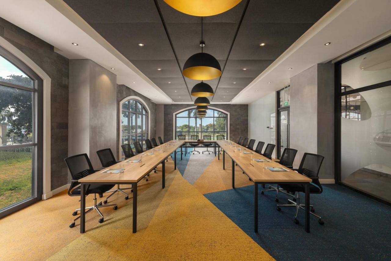 Hiive By Fusion Binh Duong - Vsip 1 Hotel Thuan An Luaran gambar